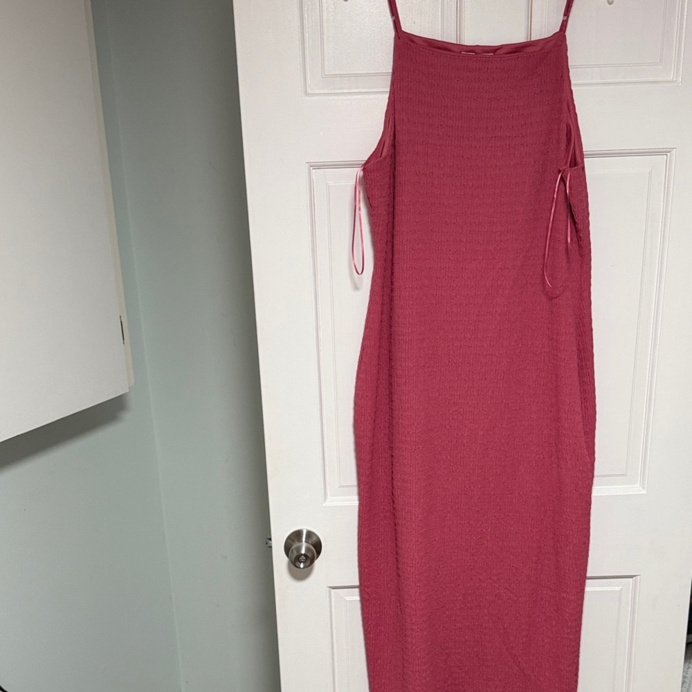 Gilli Rose Midi Dress